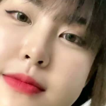 撅嘴小姐姐的表情包可爱,小姐姐表情包的可爱魅力